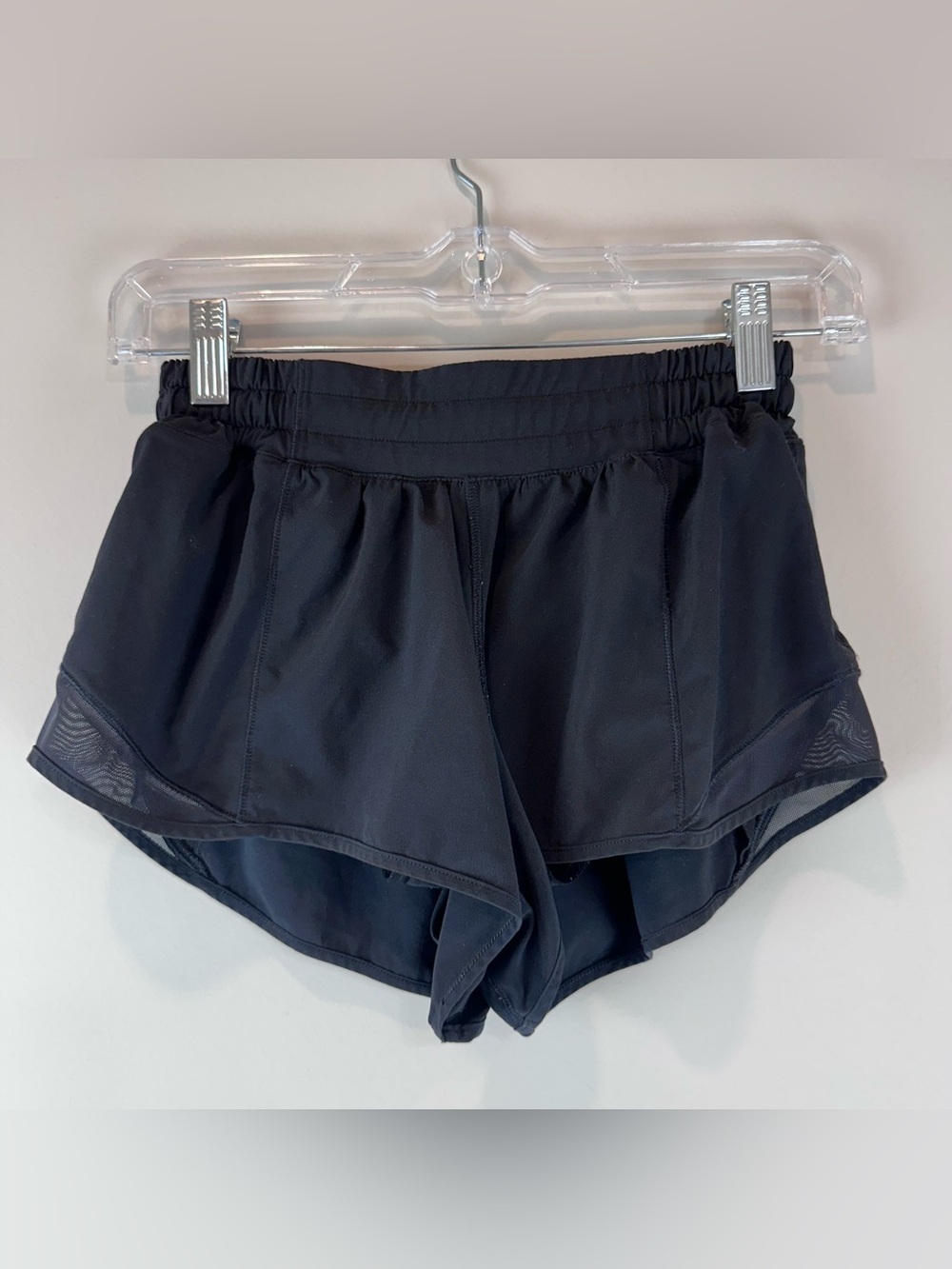 Lululemon Black Athletic Athleisure Preppy Workout Hotty Hot II Shorts Size 4